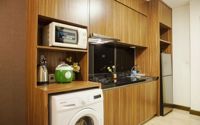 Luxurious 1BR @ L'Avenue Apartment near Sampoerna Universitas