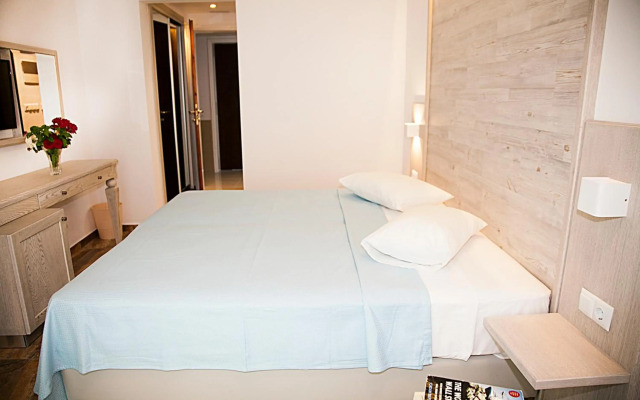 Zeus Hotel