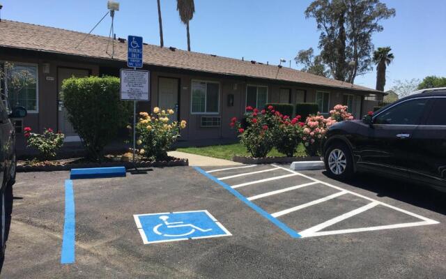 Maple Inn & Suites
