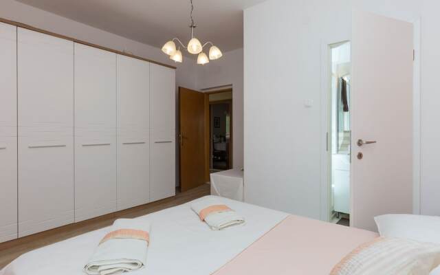 Apartment Ani