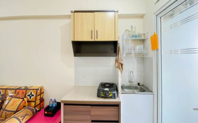 Homey And Comfort 2Br Green Pramuka City Apartment
