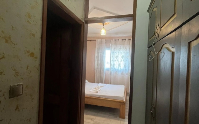 LIVELY HOTEL & Suites