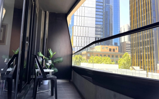 Aura on Flinders Serviced Apartments