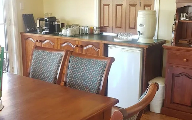 Grovely House Bed & Breakfast