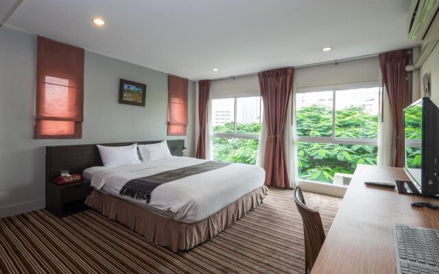 Cozy at Ten Hotel Bangkok