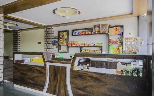 Hotel Jai Hind By OYO Rooms