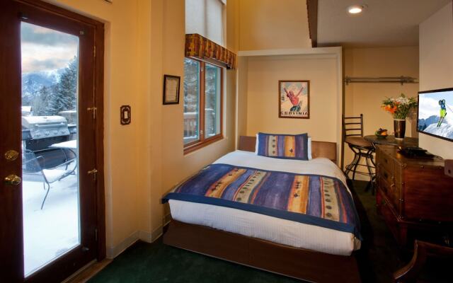 Alpine Village Suites