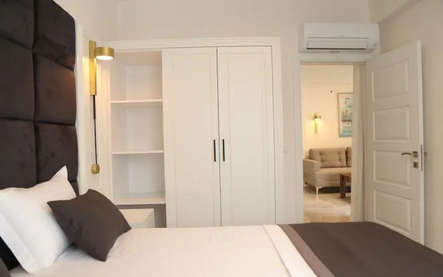 In Suit Luxury Hotel