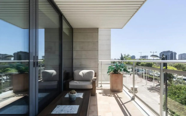 Art and Sciences view luxury apartment
