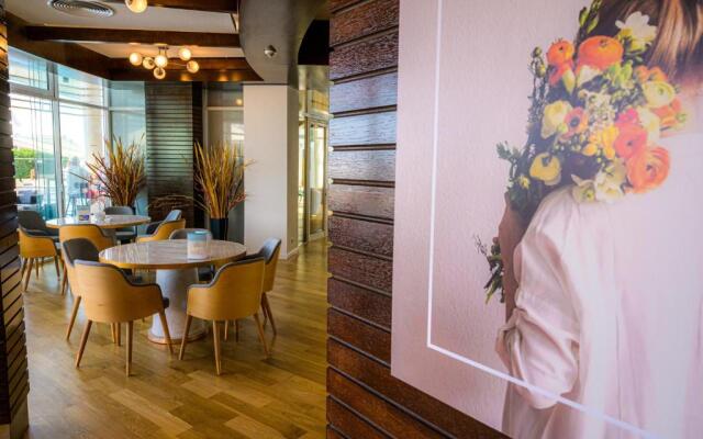 Grand Victoria Hotel