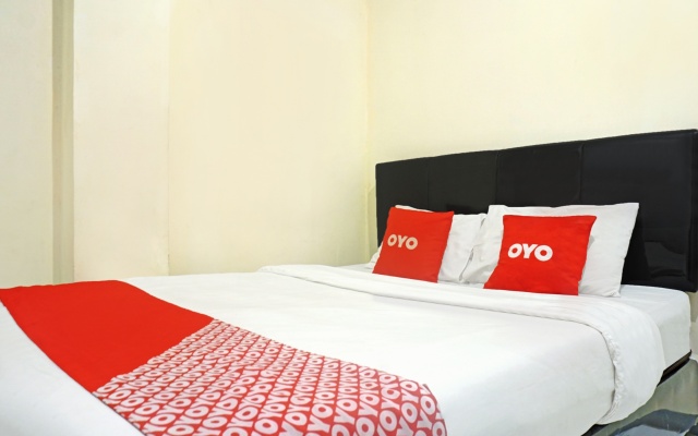 Super OYO 1868 J&b Room Pramuka