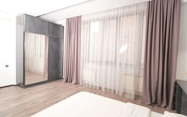 Elegant Suite by Sweet Home