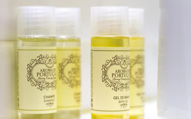 Riverside 2 Bedroom Apartment by DA'HOME