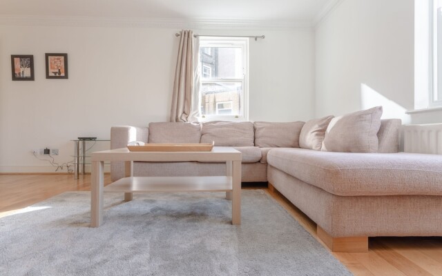 Comfortable 2 Bedroom Apartment By Earls Court
