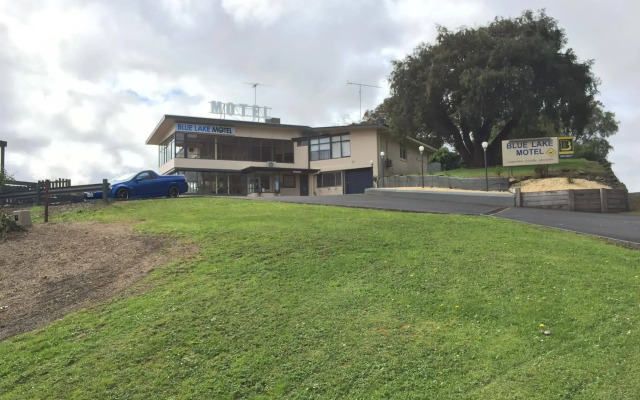 Blue Lake Motel
