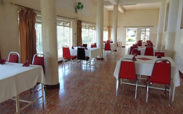 Brisk Hotel Triangle