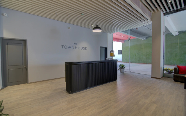 OYO Townhouse 100 Somani TC