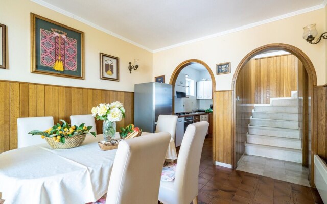 Stunning Home in Trsteno With Wifi and 2 Bedrooms