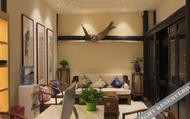 Qilu Sea-view Courtyard Hotel