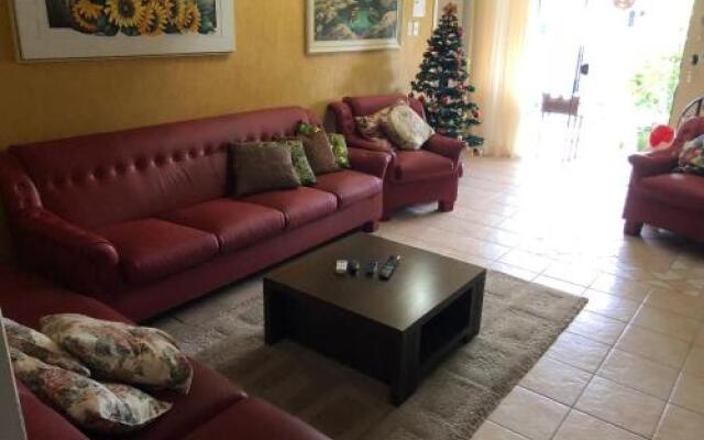 Dax Bombinhas Hostel