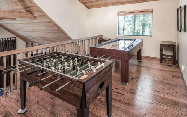 Sierras Grace - Three Bedroom Cabin with Hot Tub