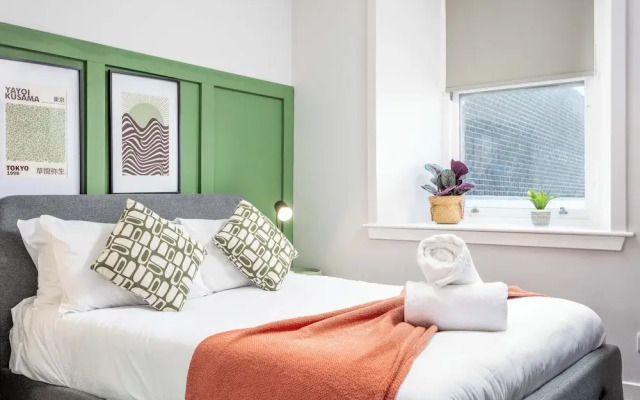 The Annick Suite No.2