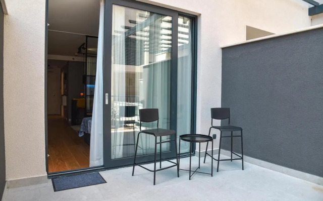 Studio apartment Bee One