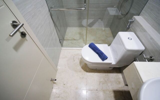 Spacious Studio At La Riz Supermall Mansion Apartment