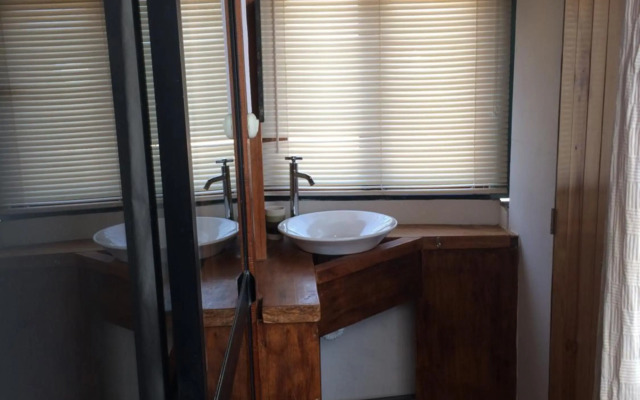 Casa Kresala, Surf House