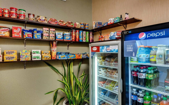 Comfort Suites Chincoteague Island Bayfront Resort