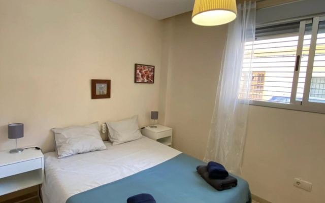 Central 2 bedrooms apartment with patio