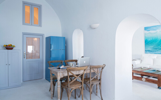 Villa Gaia, 3 bedroom villa with amazing views at Imerovigli