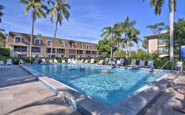 Naples Condo w/ Pool - Walk to Dining & Beach