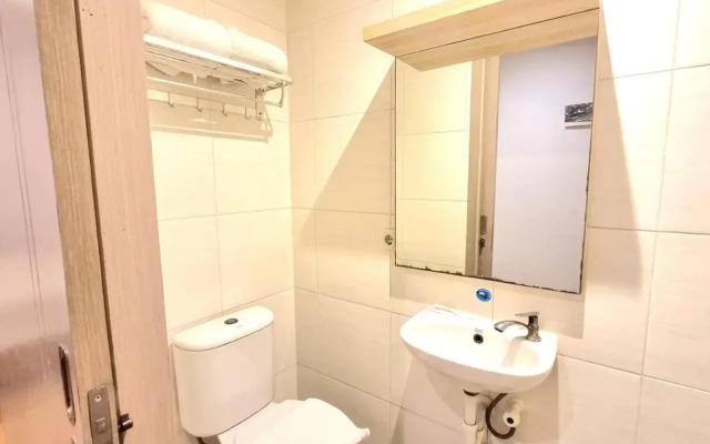 Central Front One Inn Jakarta Airport