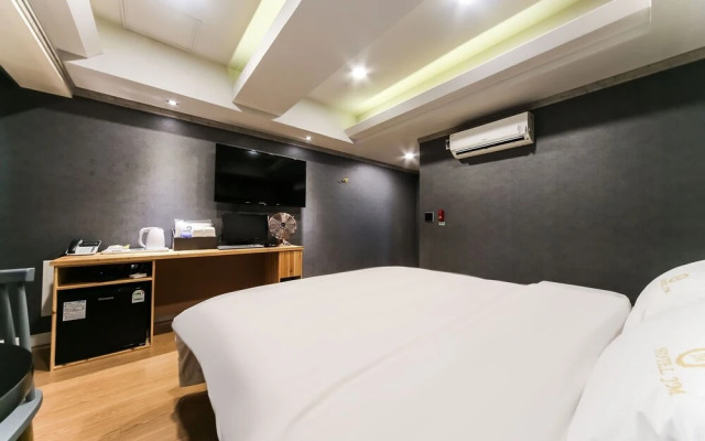 Changwon Sangnamdong Hotel JM
