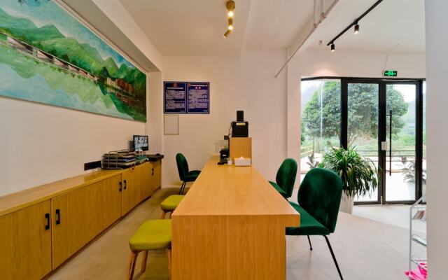 Yangshuo Serene Cove Hotel