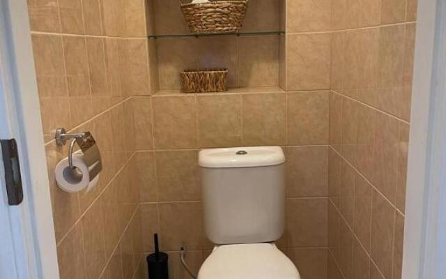 Spacious 3 bedroom apartment in great location