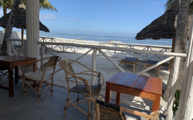 African Paradise Beach Hotel