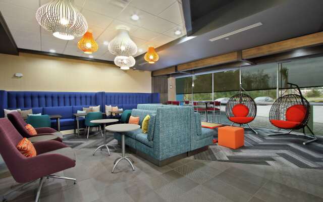 Tru by Hilton Mobile