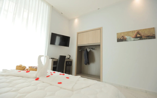 Garibaldi Suite