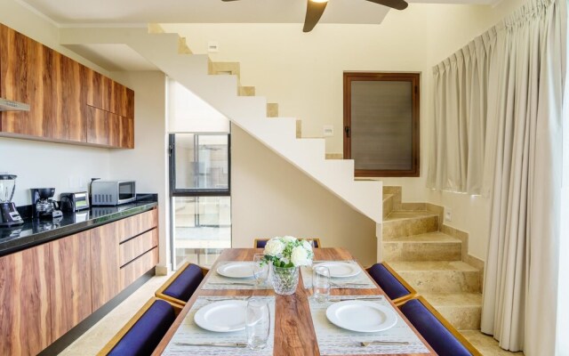 Stunning 3BR PH Private Pool Best Location Sky Pool Amenities