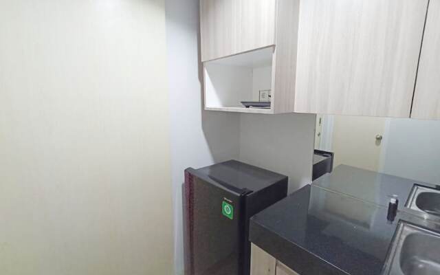 Homey And Cozy Living Studio Amartha View Apartment