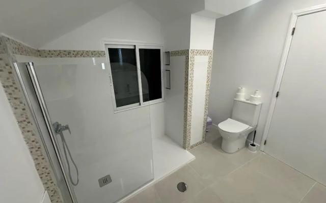 Luxurious Spacious Studio Retreat Close to Funchal