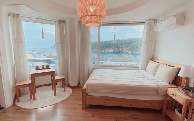 Jeju Kimjipsa Pension