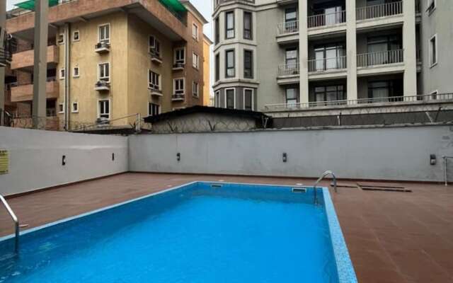 Lovely 3-bed With a Pool Next to Four Point