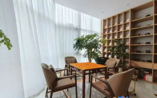 Jinruige · Luxury Private Banquet Homestay (Kunming Railway Station Wanda Plaza)