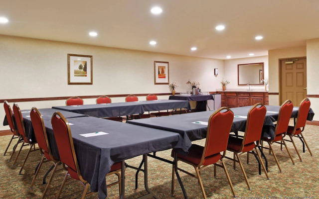 Country Inn & Suites by Radisson, Marion, IL