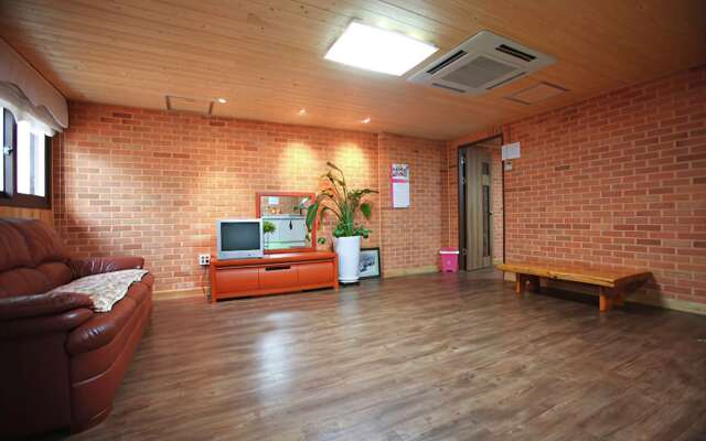 Yongin Tree's Story Pension