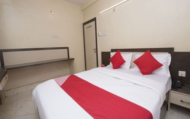 OYO 23631 Mukesh Residency