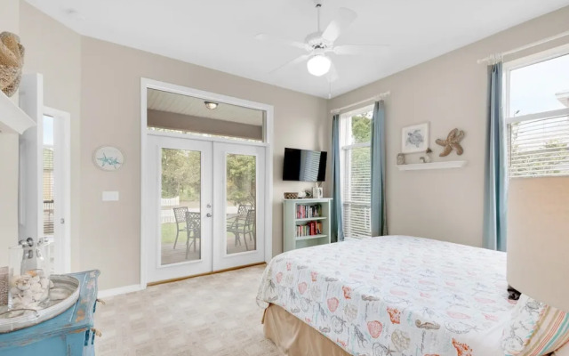 Bronze Star by the Sea